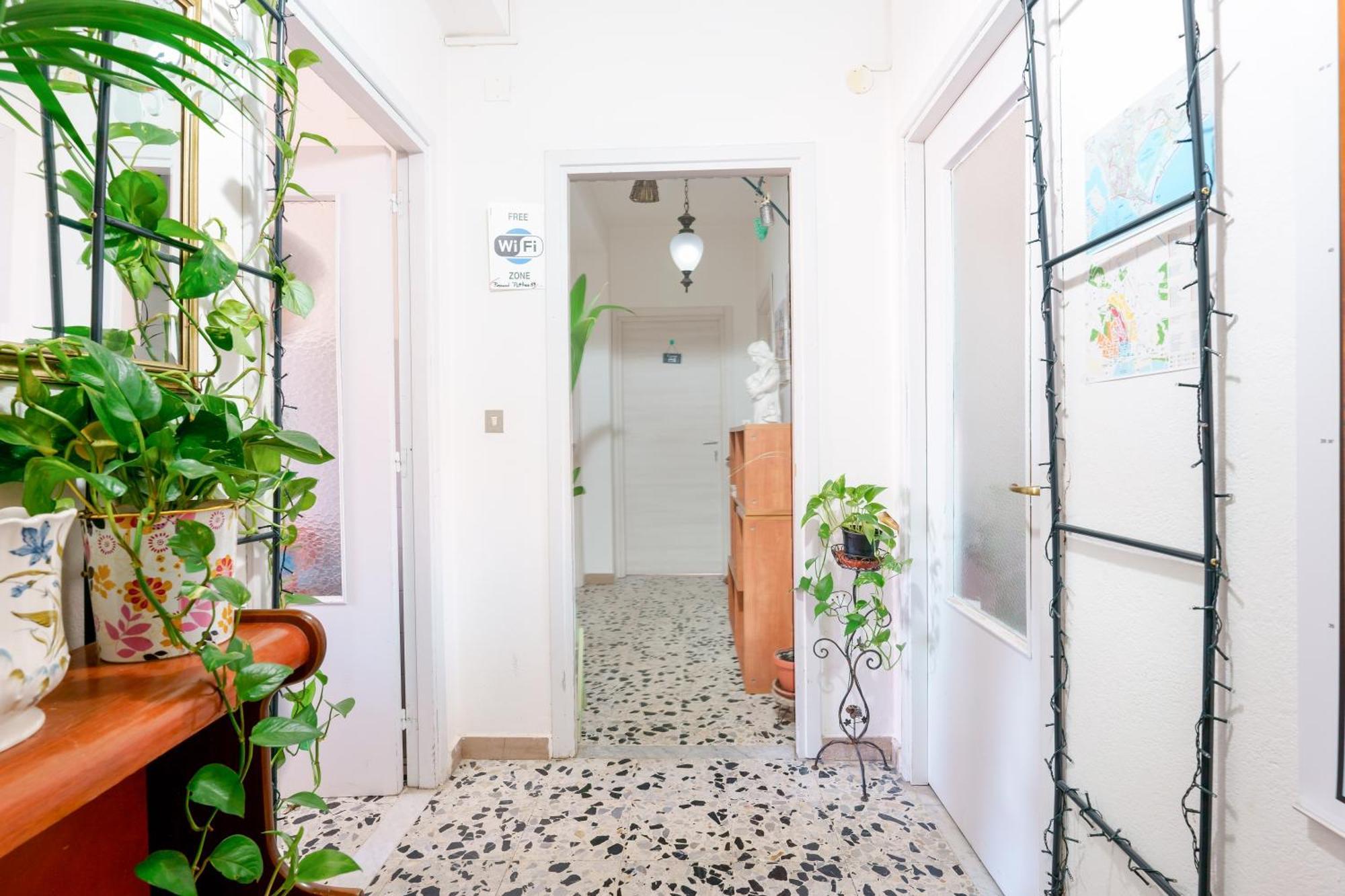 B&B Pothos: Cozy Stay with Modern Amenities Cagliari Exterior photo